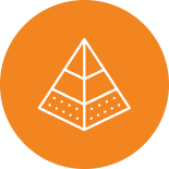 ícono de círculo naranja claro con una pirámide blanca